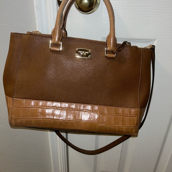 Michael Kors Handbag - Picture 1 of 4